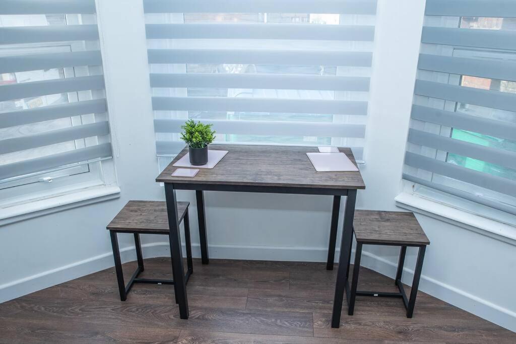 Aylesbury Apartment 1 With Free Parking Extérieur photo